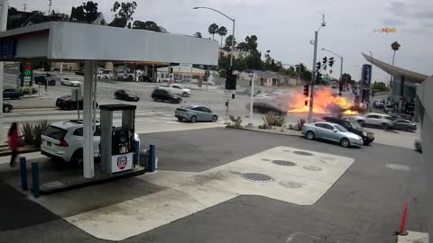Video of Los Angeles car crash that killed 5