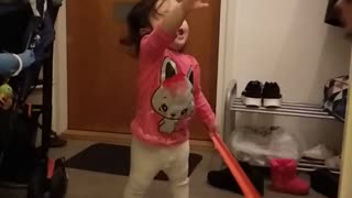 shoehorn fighting 1 year old baby