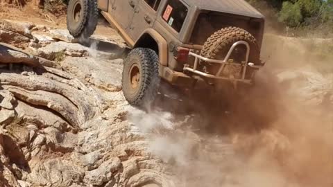 2020 392 WRANGLER ON 40s RIPPING UP MR. UGLY AT PALO DURO CANYON - 6.4 Hemi Rev limiter - TrailCartel