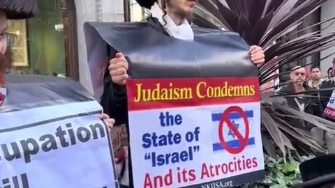 💥IMMAGINI DA BRIVIDI! Manifestanti ebrei antisionisti in solidarietà con la Palestina.