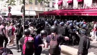 Tensions rise at Paris pension reform protest