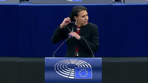 Member of European Parliament cuts hair in solidarity with Iranian protesters