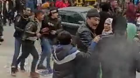 Τουρκία: Σύροι καβγαδίζουν στο Γκαζιάντεπ για τις κουβέρτες