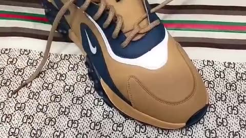 Trendy video for tying shoes