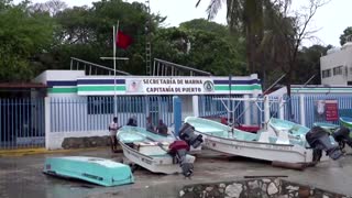 Coastal Mexican town braces for Hurricane Agatha
