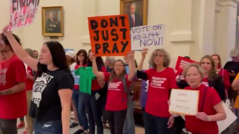 Demonstrators rally for passage of 'Raise the Age' gun bill in Texas statehouse