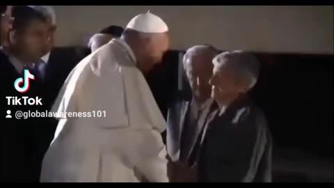 Jesuit Pope Francis Kissing The Hands Of Rockefeller, Kissinger, And Rothschild.