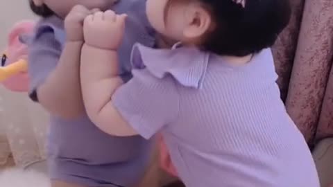 Hilarious compilation of adorable baby's epic dance moves