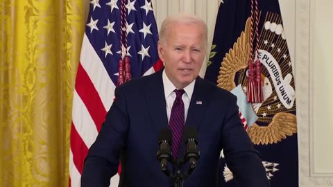 Biden Has Trouble Reading the Teleprompter