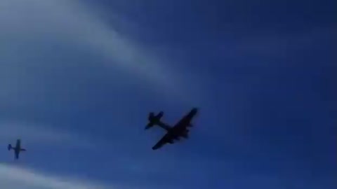 Sad news Plane crashes into B17 Texas Raider at Dallas, TX airshow 11/12/2022. Raw Footage