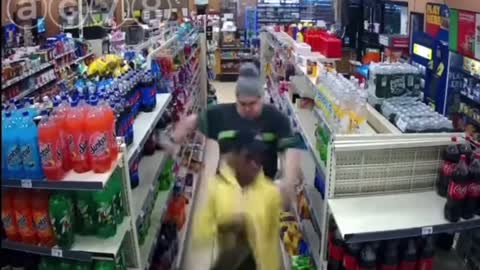 Shoplifter Gets Absolutely Wrecked by Kick to the Back