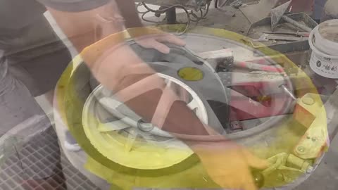 Painting motorcycle wheel / rim rc30