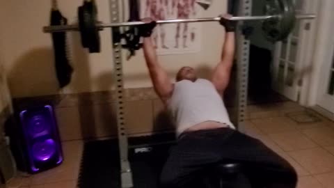 Incline bench press