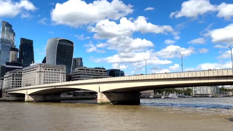 LONDON BRIDGE VLOG - VISIT TO LONDON BRIDGE CENTRAL LONDON - LONDON TRAVEL VLOG #londonbridge