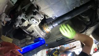 Removing Shafts from Mercedes R320 CDI