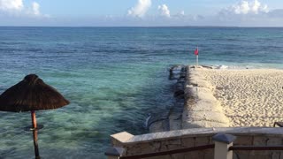 2.5 minutes of relaxation at Cancun Beach