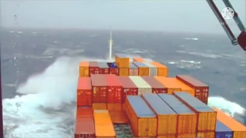Biggest container ships in Storm Huge rogue wave