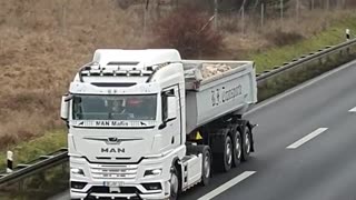 Haulage truck unsafe load