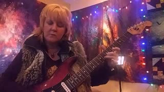 Cari Dell- Female lead guitarist playing Pink Floyd / David Gilmore guitar style