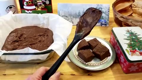 2 Ingredient 2 Minute Chocolate Fudge