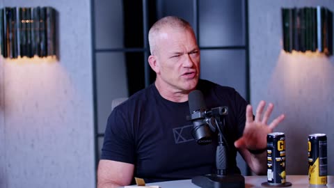 Navy Seal Jocko Willink: The Weird Trick For Overcoming Anxiety & The Reason People Quit!