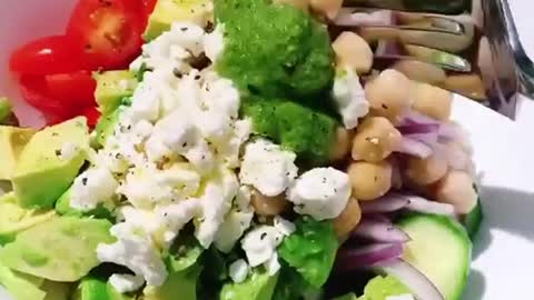 Fresh and perfect pesto salad 🥗