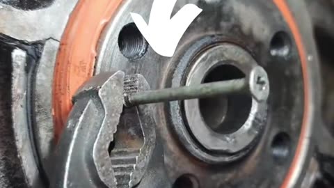 Accurate method of removing engine seal
