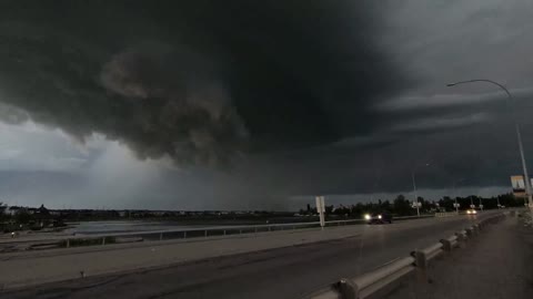 Tornado warning and thunderstorm chestmiere