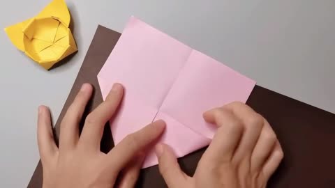 Learn origami with me. The happiness of origami is so simple.