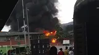 Fuerte explosión en bodegas de Girón