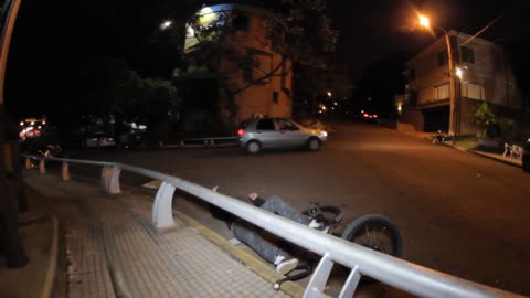 BMX Rider Falls Over The Rail | Venda Seu Vídeo