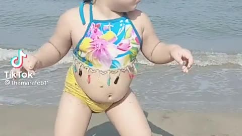 cute baby dancing in the beach#tiktokfunyvideos