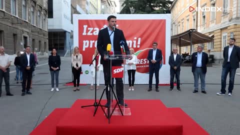 Davor Bernardić u Rijeci u sklopu izborne kampanje predstavio kandidate za sabor