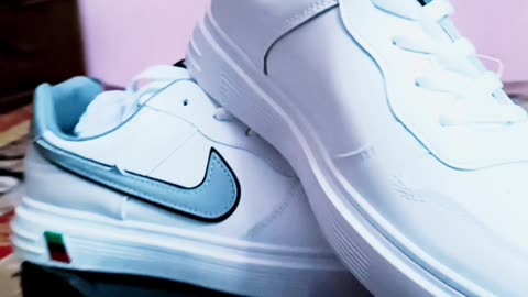 NIKE Shose