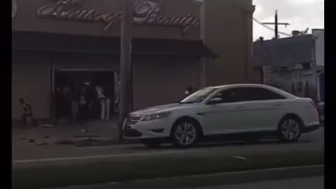 Looting in New Orleans, Louisiana amid Hurricane Ida's devastation