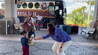 Last Family to Leave Disneyland Receives Round of Applause