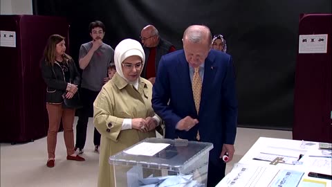 Erdogan votes in key Istanbul mayoral election