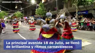 El carnaval de Montevídeo se inunda de música, color y mucho baile