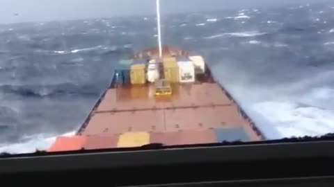 Container Ship Battles Storm Near Bermuda And It Looks Like A Scene From A Movie