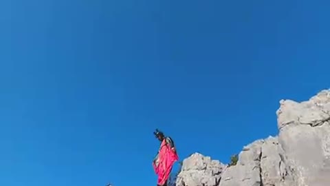 CLOSE PROXIMITY WINGSUIT FORMATION