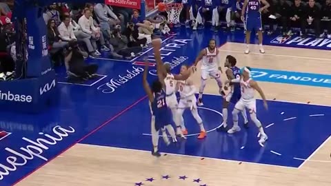 Precious Achiuwa comes off the bench and LOCKS DOWN on this possession 🔒 NYK-PHI