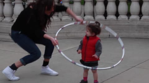 Amazing Hula Hoop Artist Delights Children With Her Hula Skills