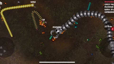 Giant centipede game