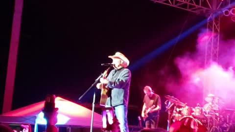 Tracy Lawrence