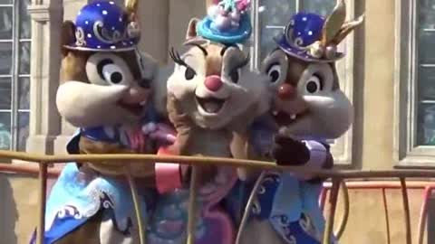 Mrs Chipmunks Charm Audience With Her Show