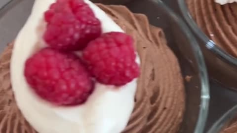 Easy chocolate mousse! No eggs! #chocolatemousse