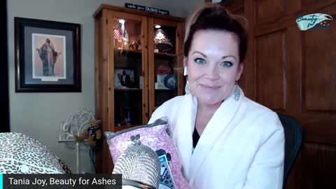 Tania Joy UNBOXING MYPILLOW ITEMS: GIZA SHEETS, MYPILLOW SLIPPERS, BUY AMERICAN