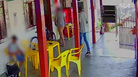 Vídeos mostram momento em que homem é assassinado a tiros no Bairro Coqueiral