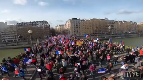 FRANCE - Paris out in force against Coronavirus tyranny today, flags of nations