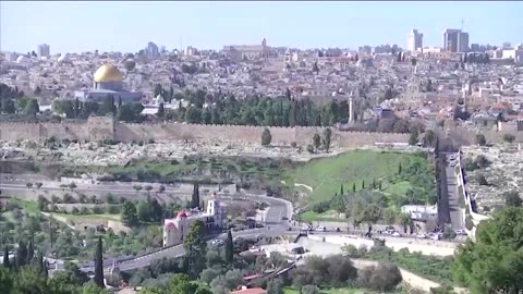 Israeli forces fire tear gas near Al-Aqsa Mosque